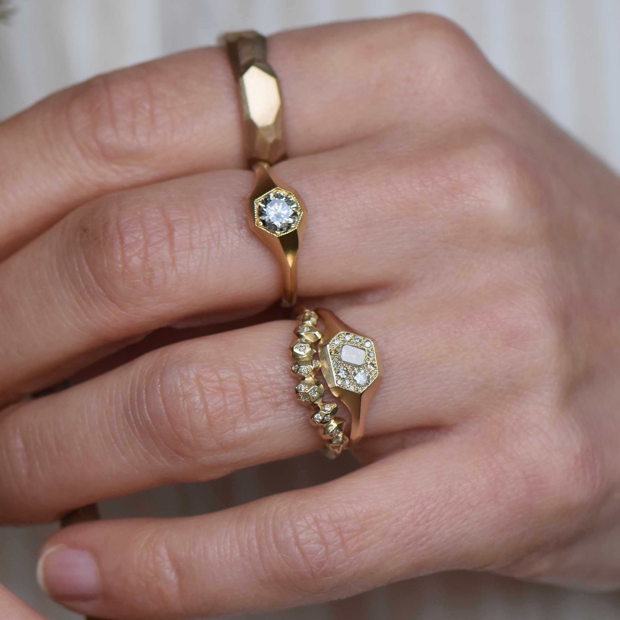 9ct Gold Gea Curved Band with White Diamonds